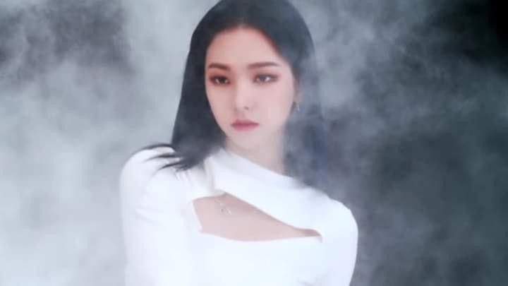 Karina (aespa) Karina (aespa)