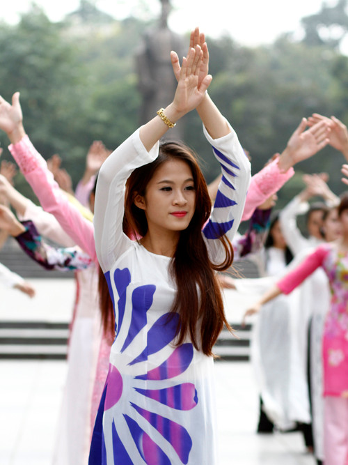 Các thí sinh đã có thêm một hoạt động thực tế sôi nổi