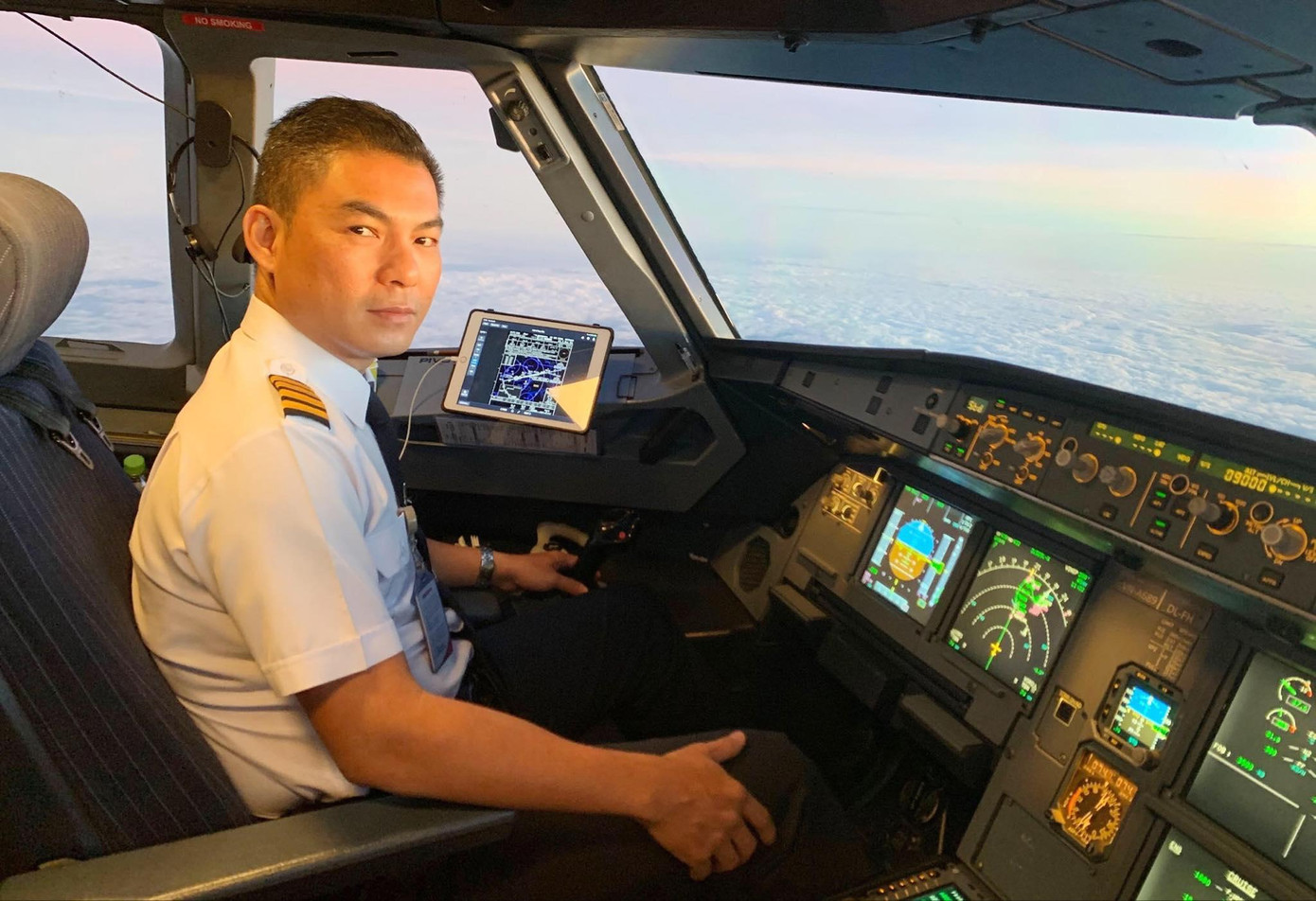 Cơ trưởng Lê Như Vũ Tuấn cho rằng phi công sẽ giúp các bạn trẻ có cơ hội chinh phục vùng nhiều vùng đất, nhiều nền văn hóa (ảnh: M.H)