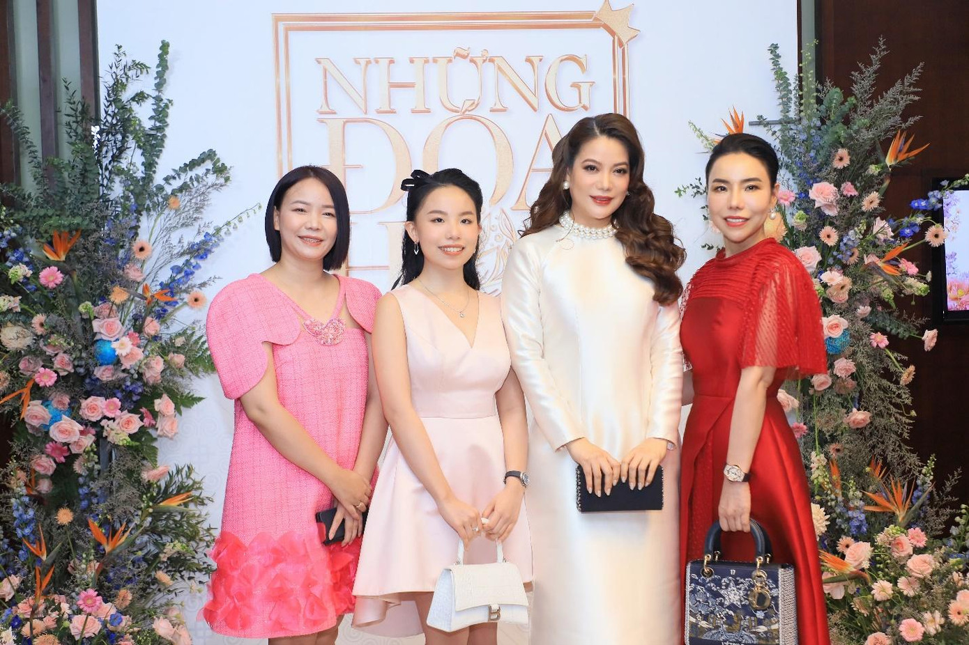 Đại diện PN’S CHOICE và Chủ tịch Nova Entertainment Trương Ngọc Ánh tại Chung khảo miền Bắc cuộc thi Hoa hậu các dân tộc Việt Nam