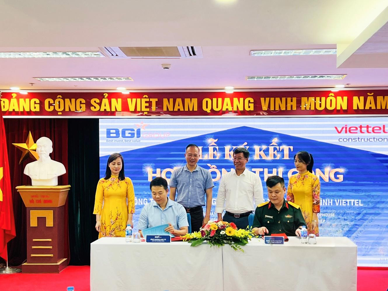 Ông Hoàng Trọng Đức – Chủ tịch HĐQT BGI Group và Ông Nguyễn Thái Hưng – Phó Tổng Giám đốc Viettel Construction chứng kiến lễ ký Hợp đồng thi công Xây dựng