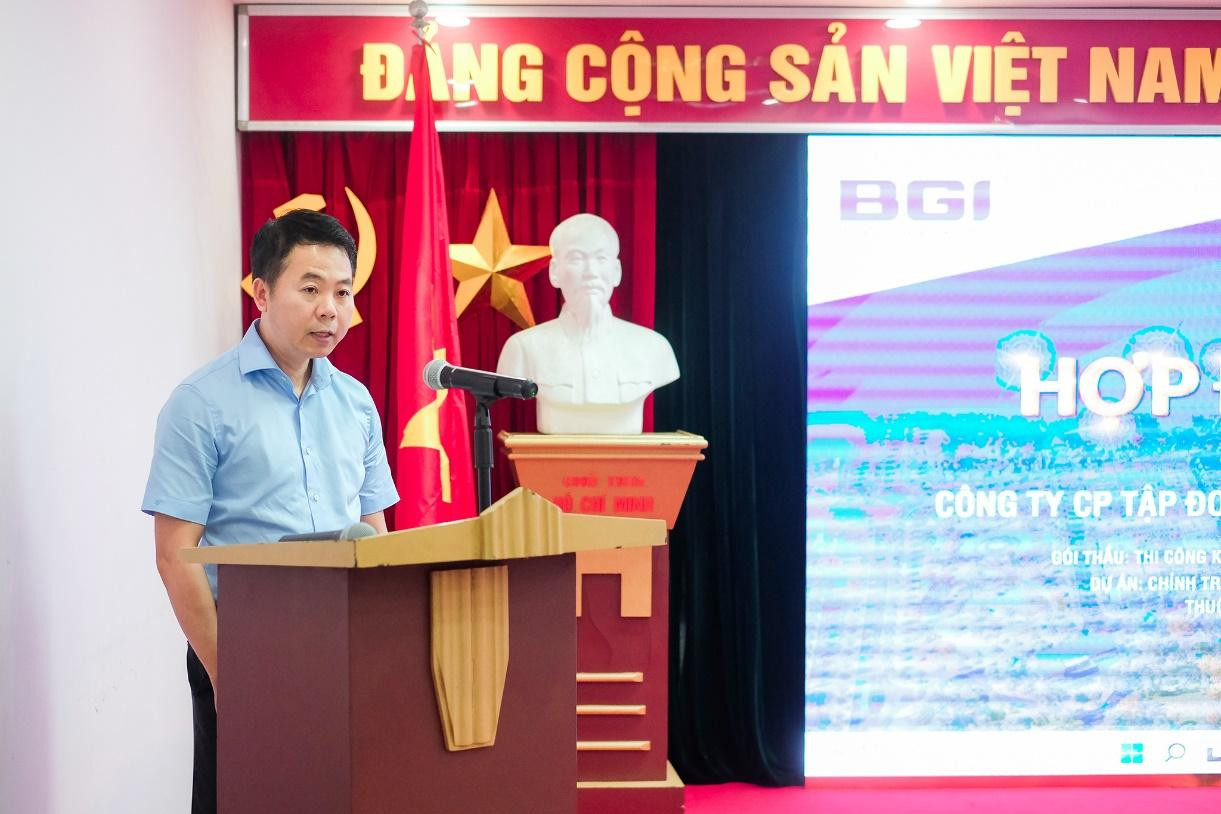 Ông Hoàng Anh Tú – PTGĐ thường trực BGI Group đề ra yêu cầu với nhà thầu