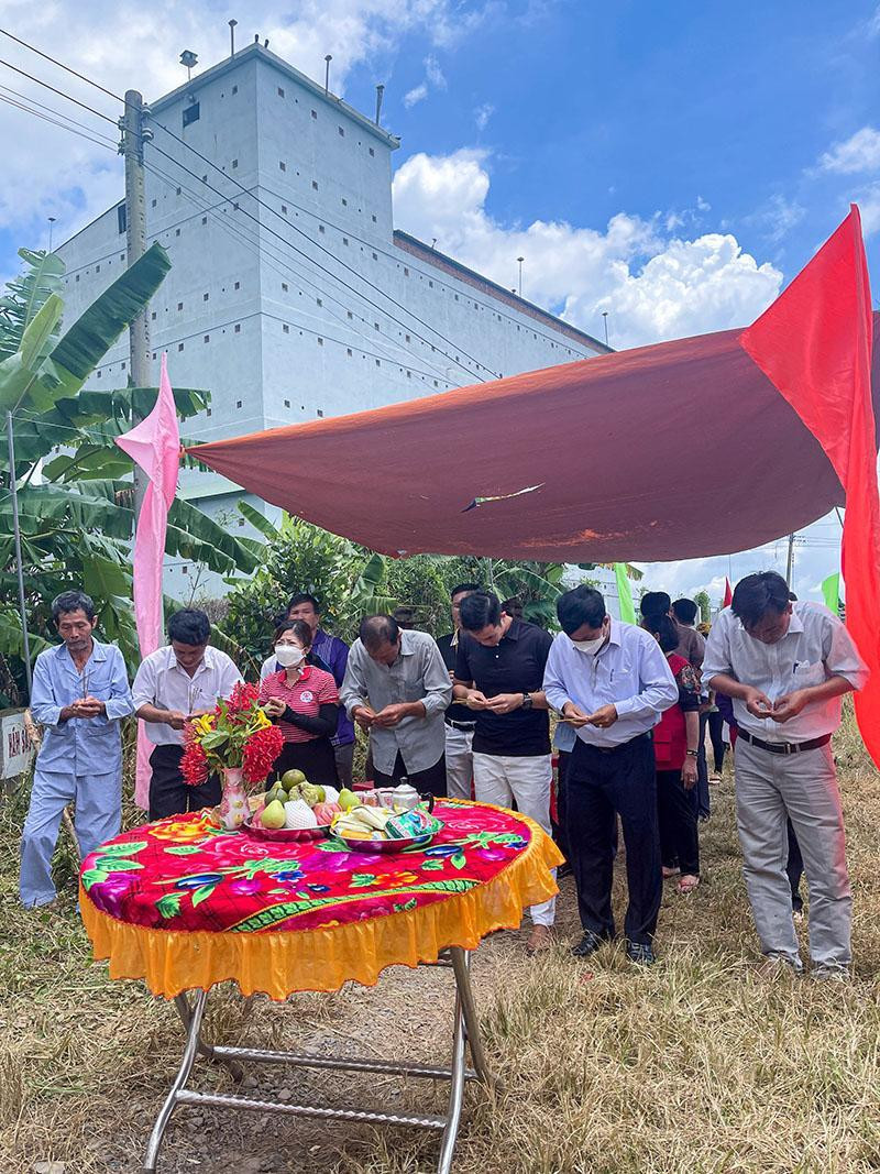 Lễ khởi công diễn ra suôn sẻ Lễ khởi công diễn ra suôn sẻ