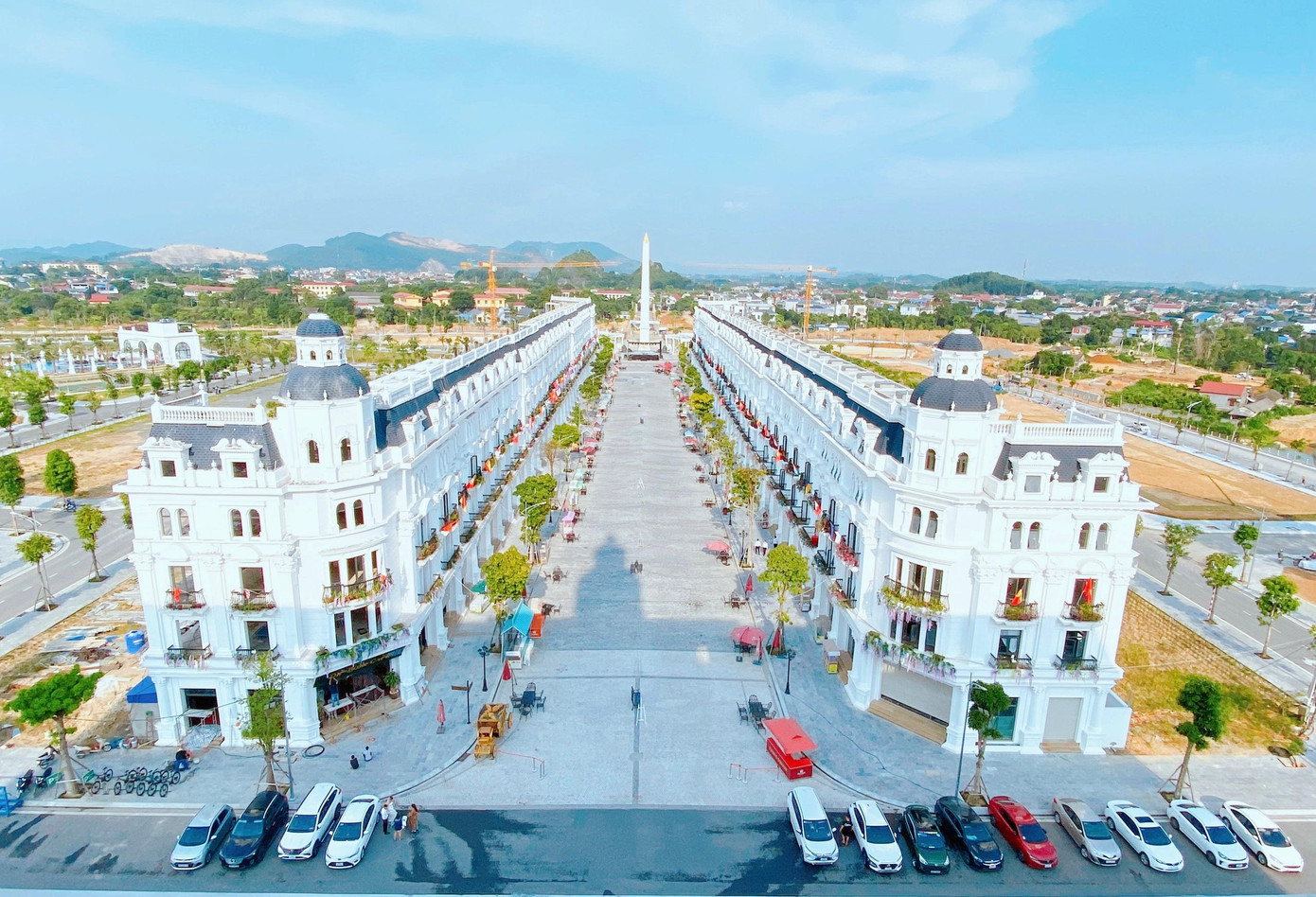 Phố đi bộ The Rome với dãy shophouse sang trọng, đẳng cấp