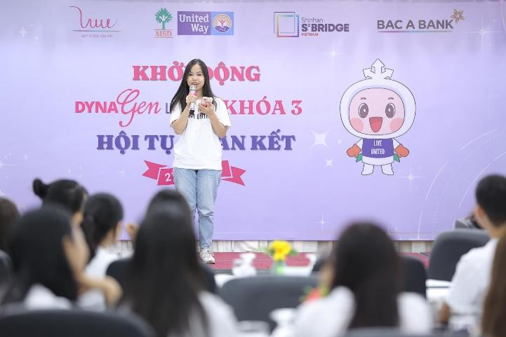 Bạn Đỗ Trâm Anh – thành viên tại Hà Nội, đại diện chia sẻ cảm xúc khi tham gia DynaGen – Live United khóa 3 Bạn Đỗ Trâm Anh – thành viên tại Hà Nội, đại diện chia sẻ cảm xúc khi tham gia DynaGen – Live United khóa 3