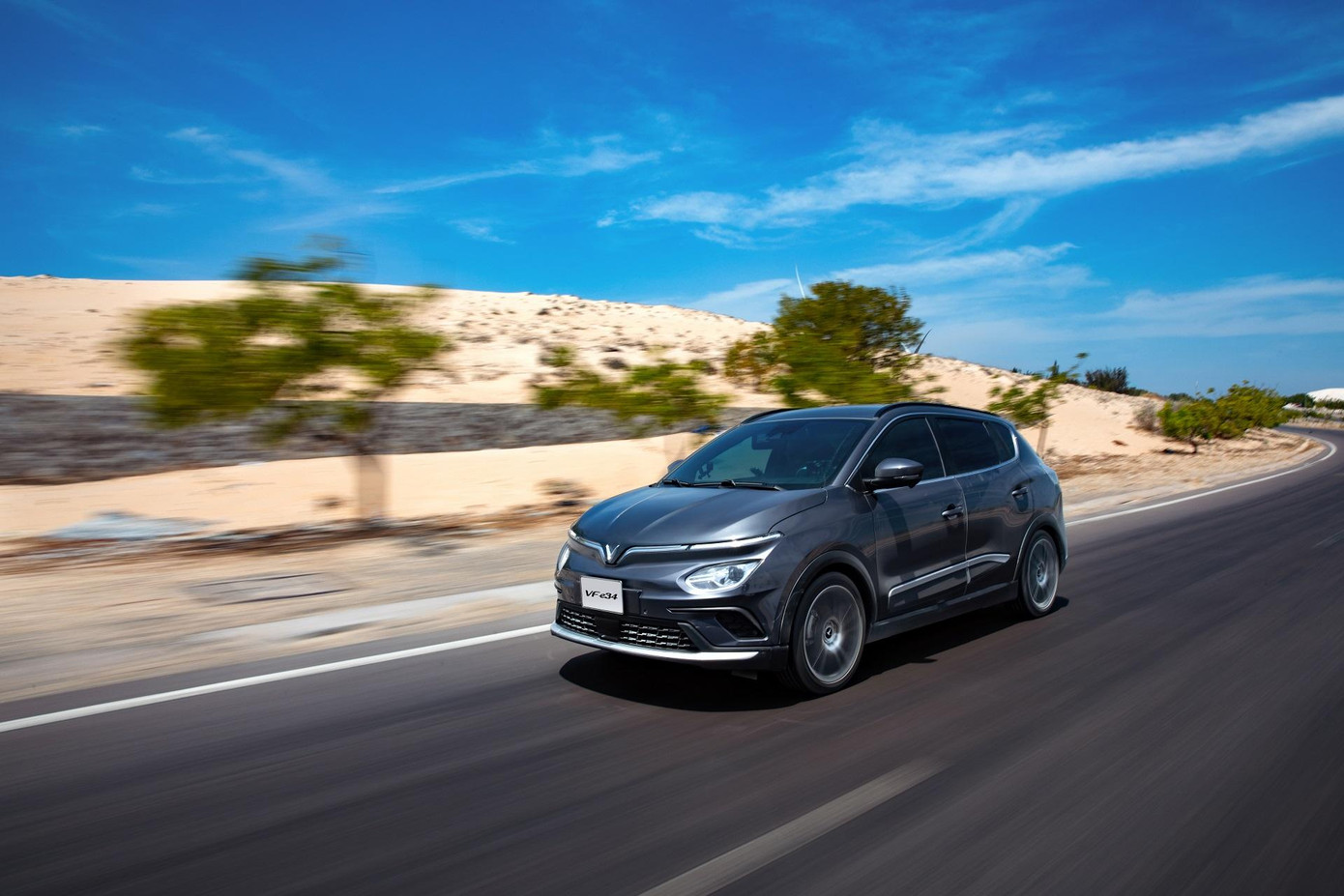 Không chỉ có chi phí đầu vào hấp dẫn do được hưởng các chính sách ưu đãi từ Chính phủ và nhà sản xuất, xe điện còn tiết kiệm chi phí vận hành tới 35% so với xe xăng dầu truyền thống.