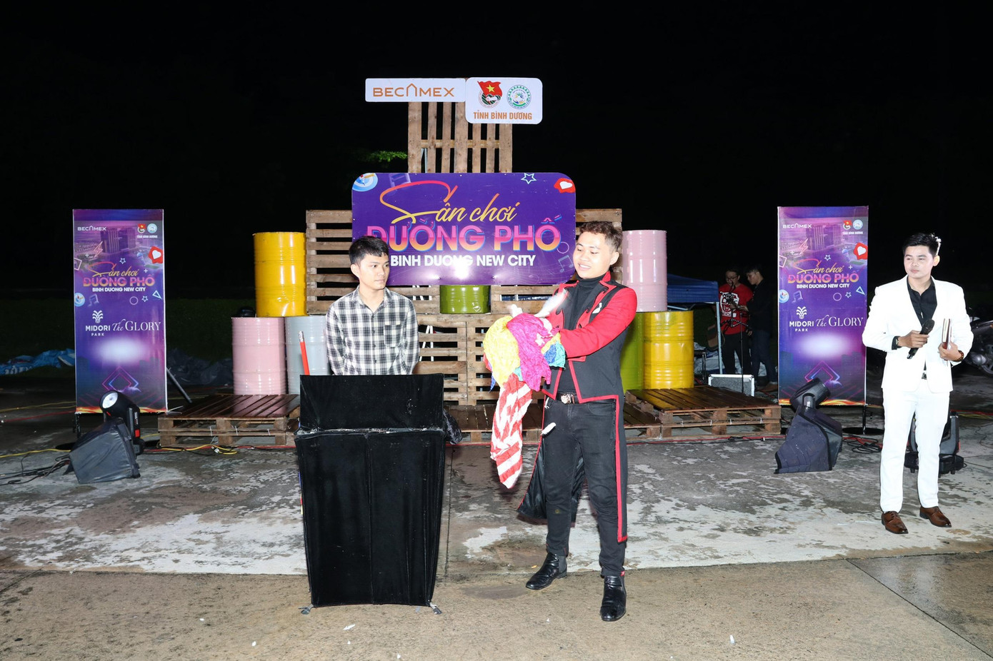 Các tiết mục ảo thuật đường phố tại Chương trình