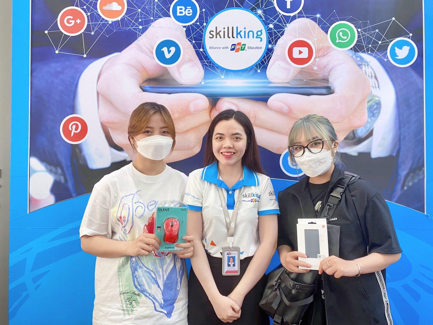 Quà tặng công nghệ dành cho 2k4 nhập học FPT Skillking