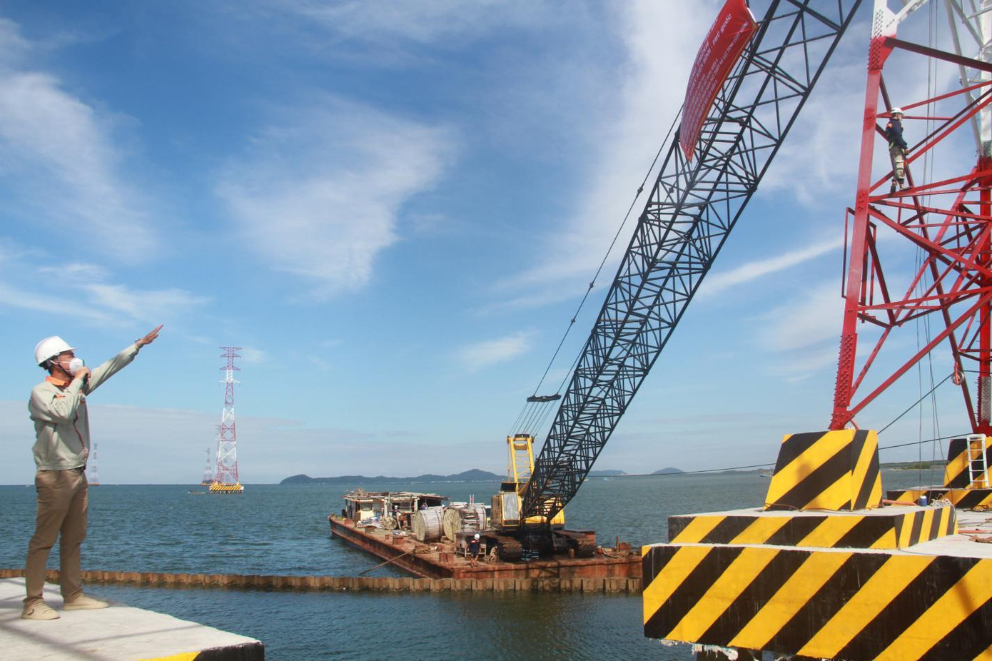 Các gói thầu đầu tư xây dựng lưới điện được triển khai đấu thầu từ xa