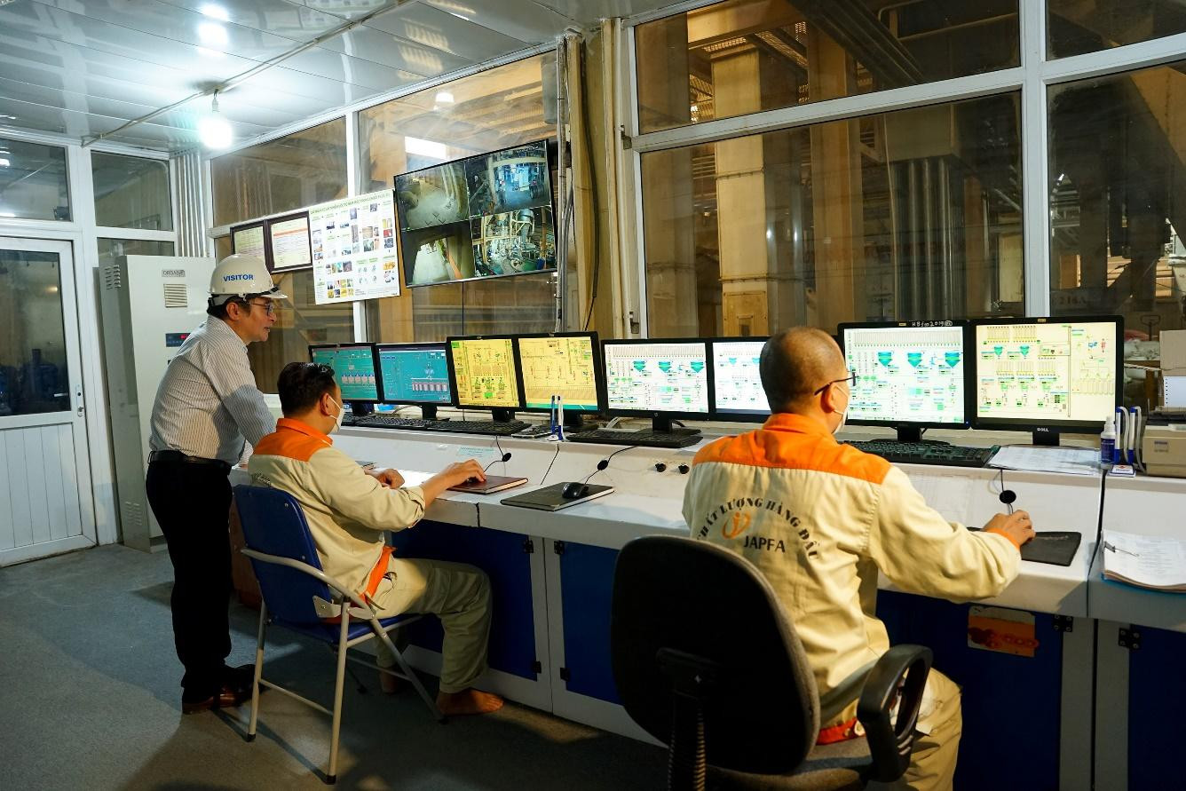 Về quy trình sản xuất, sản phẩm do nhà máy tạo ra phải trải qua nhiều công đoạn, được giám sát nghiêm ngặt về chất lượng