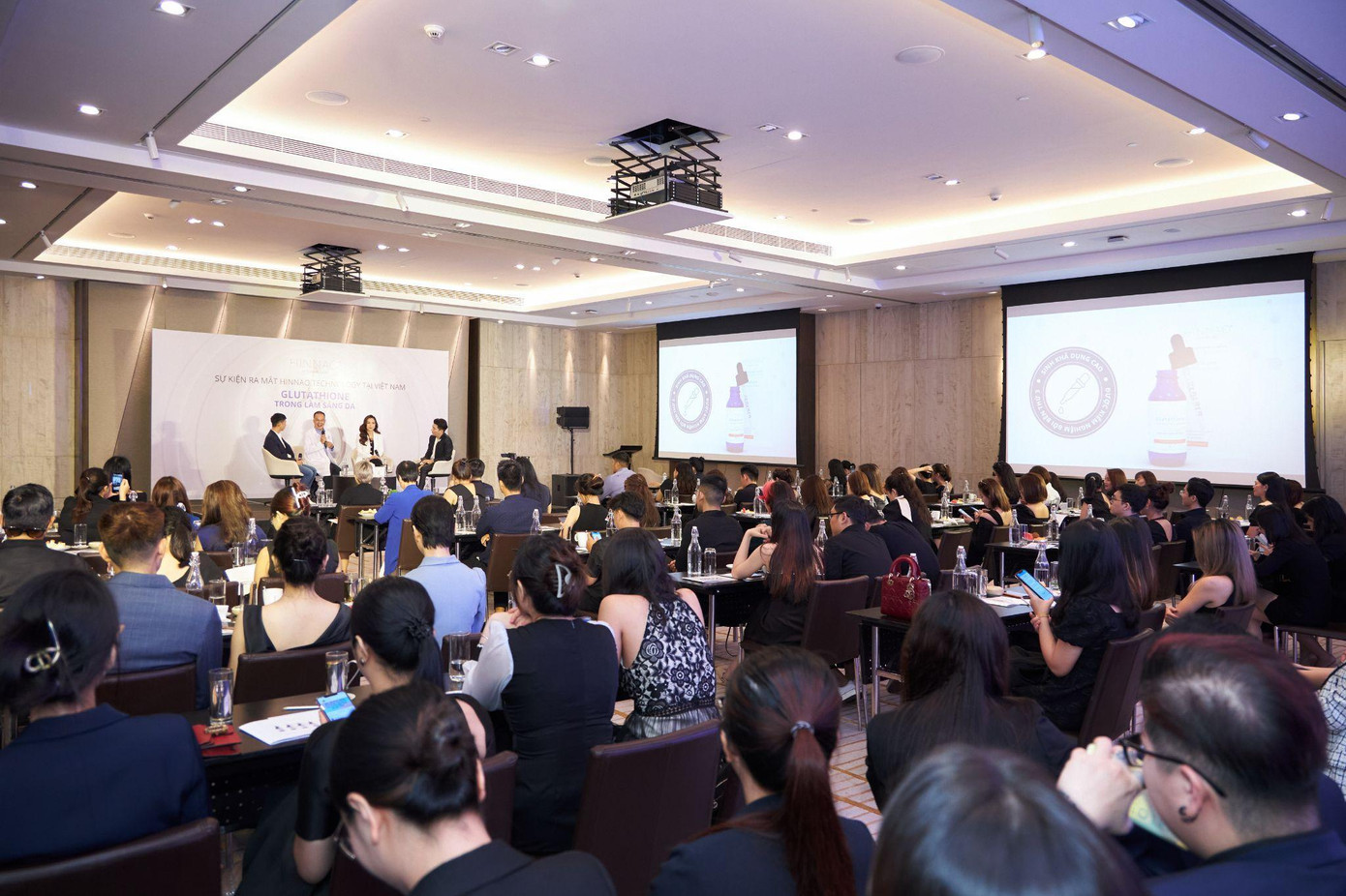 Sự kiện với sự tham gia đông đảo của các bác sỹ