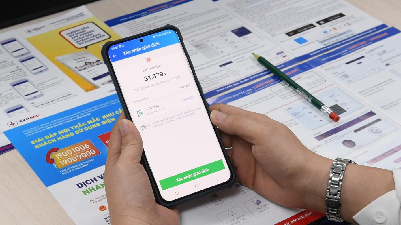 Khách hàng thanh toán tiền điện qua Zalo pay