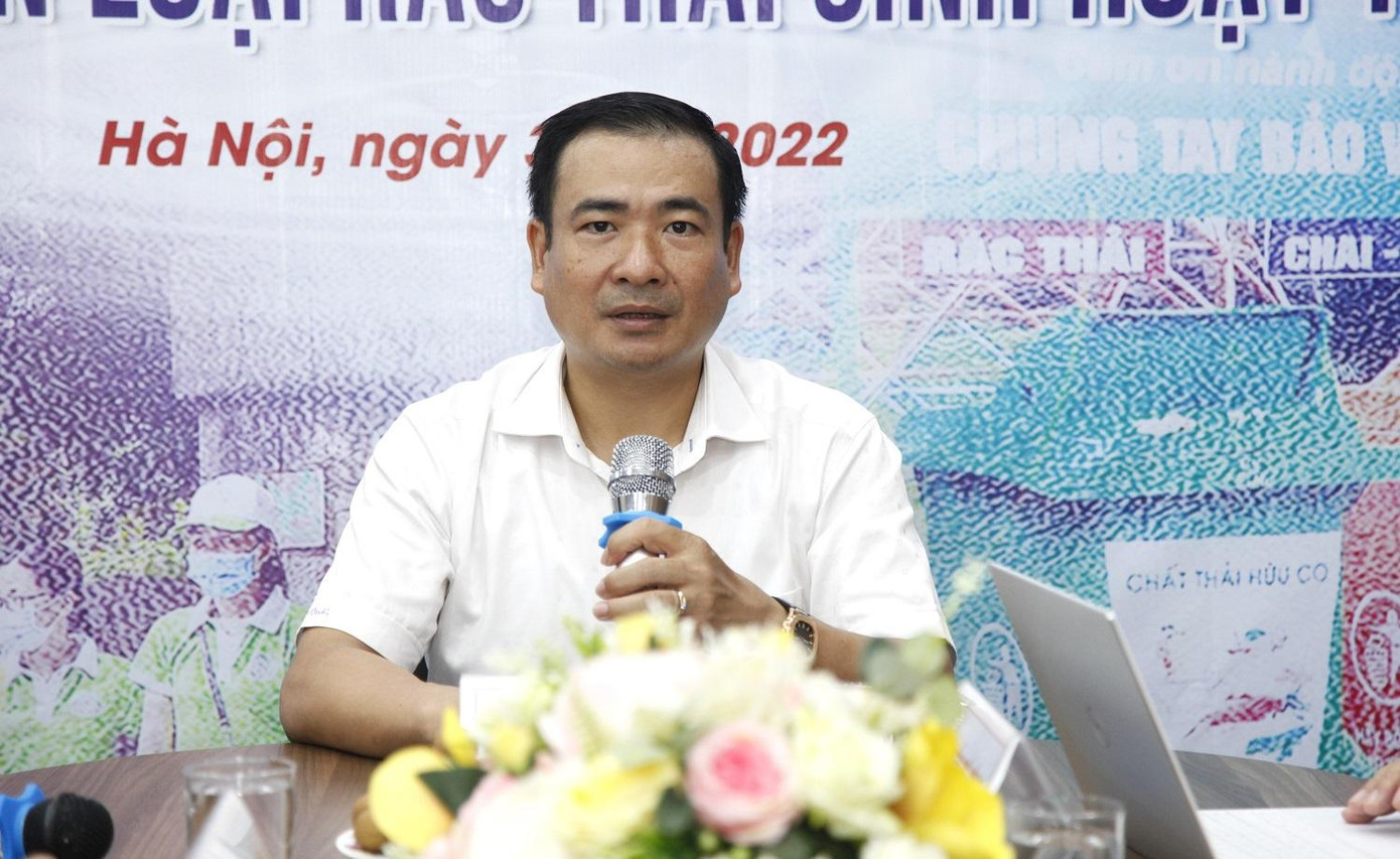 Nhà báo Khánh Toàn – Tổng biên tập Tạp chí điện tử Môi trường và Cuộc sống phát biểu khai mạc Tọa đàm