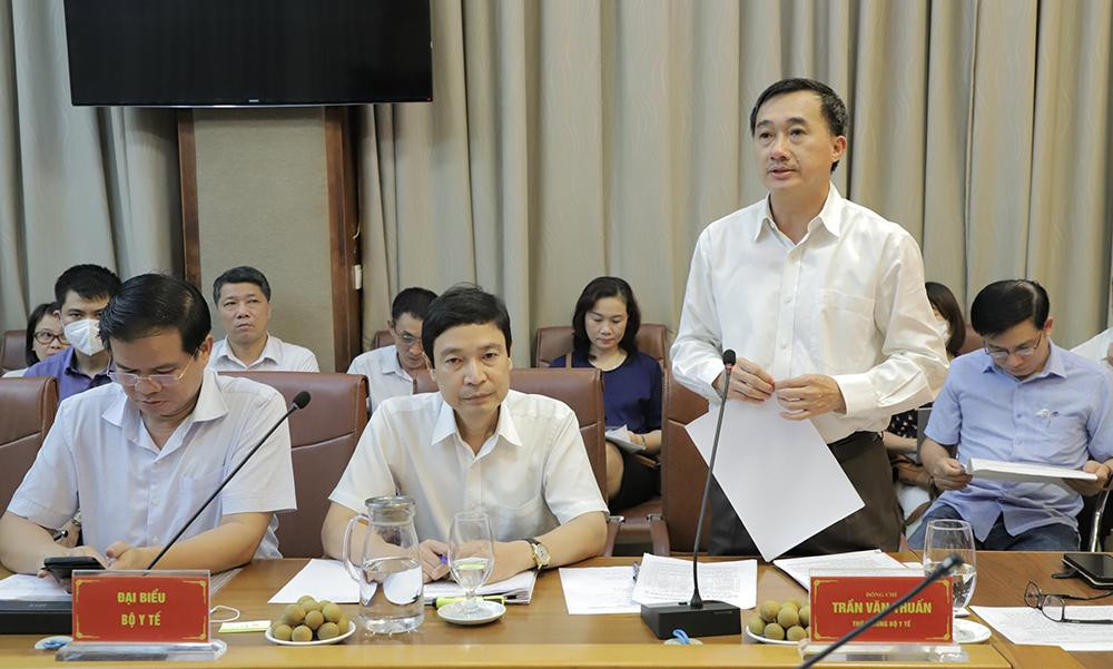 Thứ trưởng Y tế Trần Văn Thuấn cam kết phối hợp chặt chẽ với ngành BHXH để tháo gỡ vướng mắc trong thanh, quyết toán chi phí KCB BHYT.