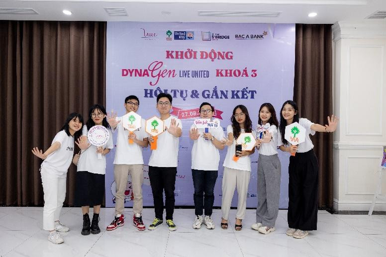 Khóa III năm 2022 được thiết kế ấn tượng với nhiều điểm mới, khuyến khích vai trò tiên phong, lãnh đạo, làm chủ bản thân của các bạn trẻ. Trong vòng một năm, 14 hoạt động trong chương trình huấn luyện sẽ được điều hành bởi các chuyên gia giàu kinh nghiệm ở nhiều lĩnh vực. Khóa III năm 2022 được thiết kế ấn tượng với nhiều điểm mới, khuyến khích vai trò tiên phong, lãnh đạo, làm chủ bản thân của các bạn trẻ. Trong vòng một năm, 14 hoạt động trong chương trình huấn luyện sẽ được điều hành bởi các chuyên gia giàu kinh nghiệm ở nhiều lĩnh vực.