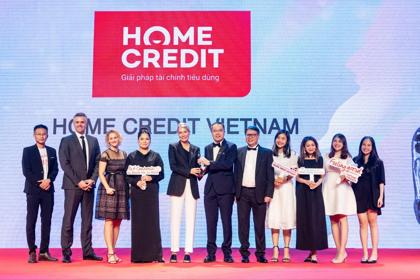 Đại diện Home Credit Việt Nam tại Lễ Trao Giải