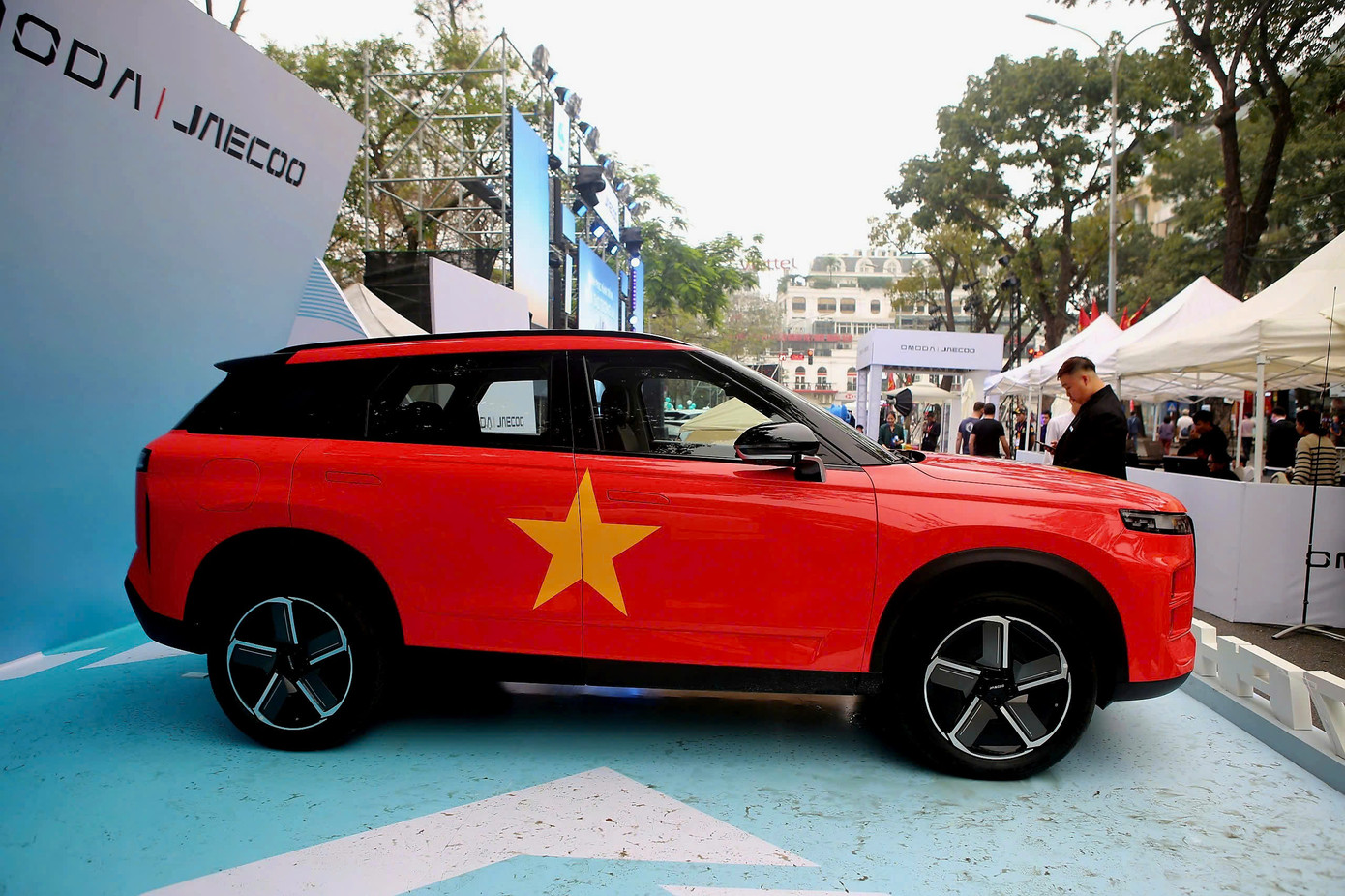 Bên cạnh đó, tiền đạo Nguyễn Xuân Son cũng trở thành đại sứ thương hiệu cho hãng xe này tại thị trường Việt Nam.