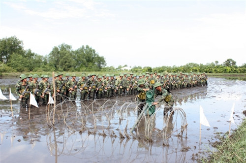 Huấn luyện đặt vật liệu nổ