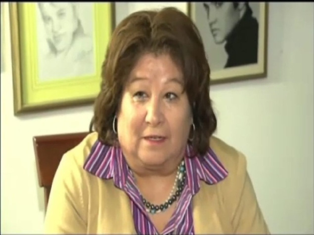 Cô Yolanda Quesada bị ngân hàng Wells Fargo sa thải vì tội ăn cắp 40 năm trước