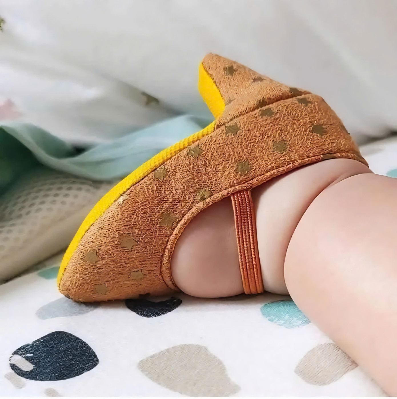 "Dù chỉ là để chụp ảnh, nhìn vẫn thấy sợ", một tài khoản bình luận.