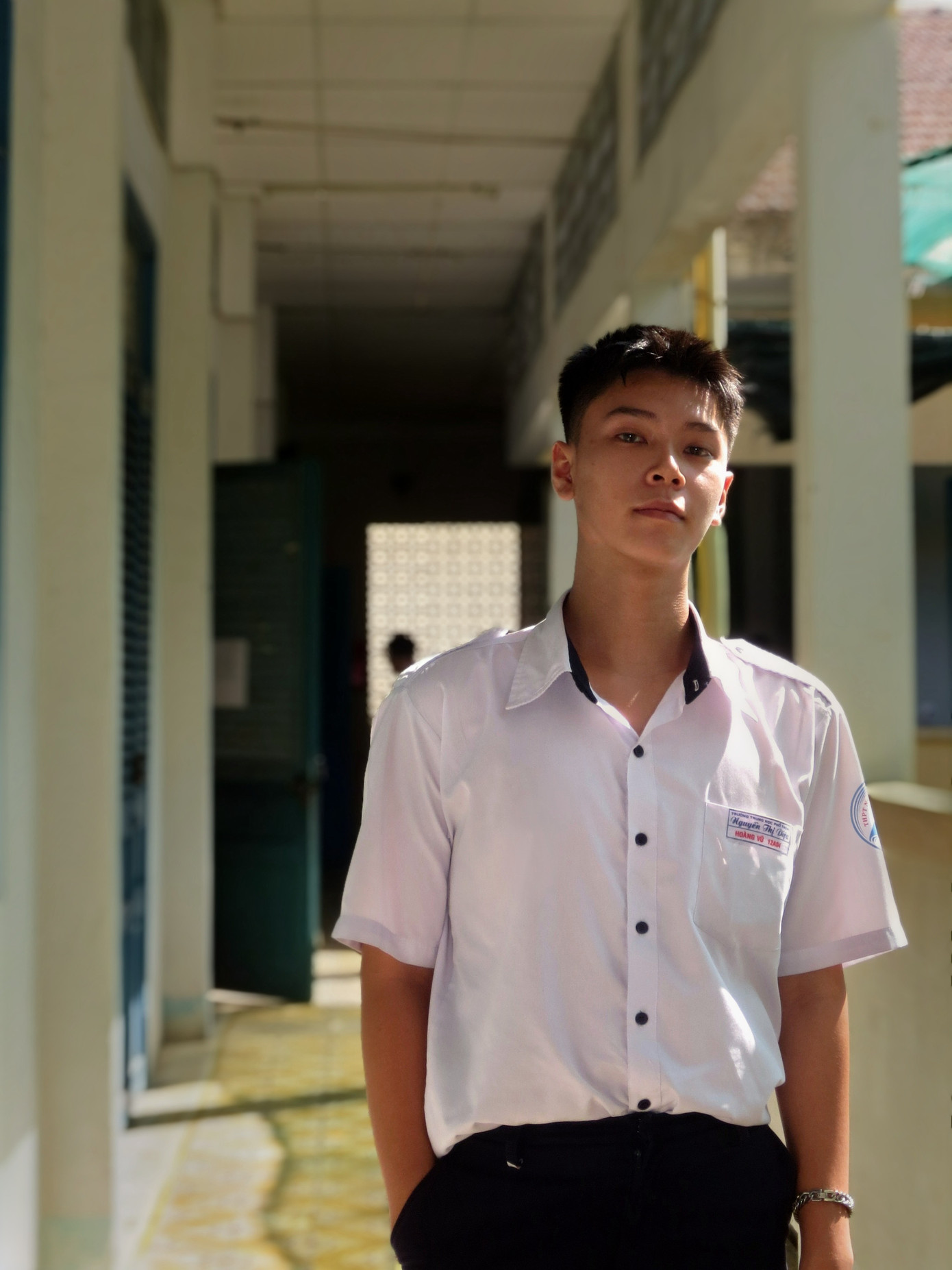 Hoàng Vũ mang tinh thần của "thế hệ cợt nhả": Chấp nhận thực tại, tìm thấy sự hài hước trong khó khăn và biến nó thành động lực. Hoàng Vũ mang tinh thần của "thế hệ cợt nhả": Chấp nhận thực tại, tìm thấy sự hài hước trong khó khăn và biến nó thành động lực.