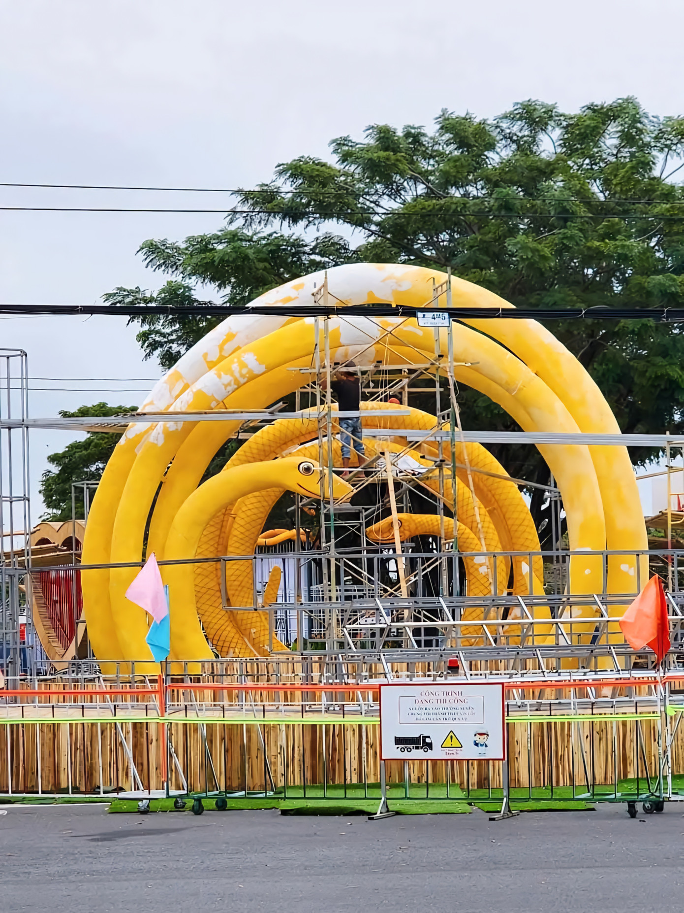 "Bé Na" Vũng Tàu với đôi mắt tam bạch độc đáo khiến nhiều người bật cười. - Ảnh: Ăn Chơi Vũng Tàu. "Bé Na" Vũng Tàu với đôi mắt tam bạch độc đáo khiến nhiều người bật cười. - Ảnh: Ăn Chơi Vũng Tàu.