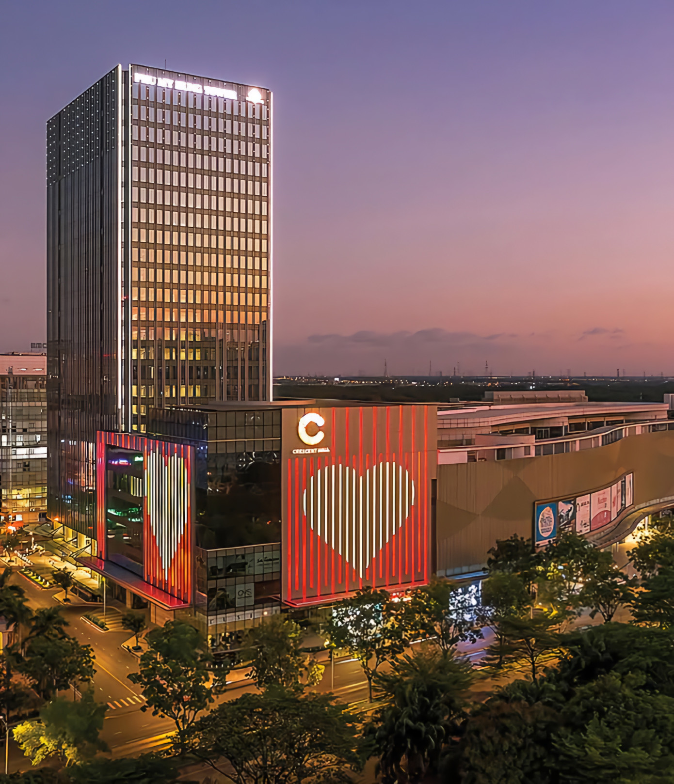 Crescent Mall &quot;quẩy&quot; xuyên Tết, nhưng mùng 1 (29/1) cần &quot;nạp năng lượng&quot; vui vẻ đầu năm, TTTM mở cửa từ 13:00 - 22:00.
