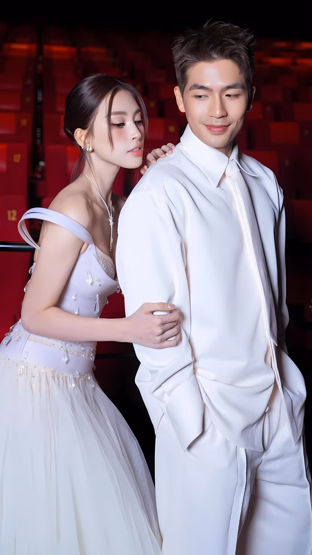 Quốc Anh khẳng định mình độc thân khi quay Bộ Tứ Báo Thủ. Quốc Anh khẳng định mình độc thân khi quay Bộ Tứ Báo Thủ.