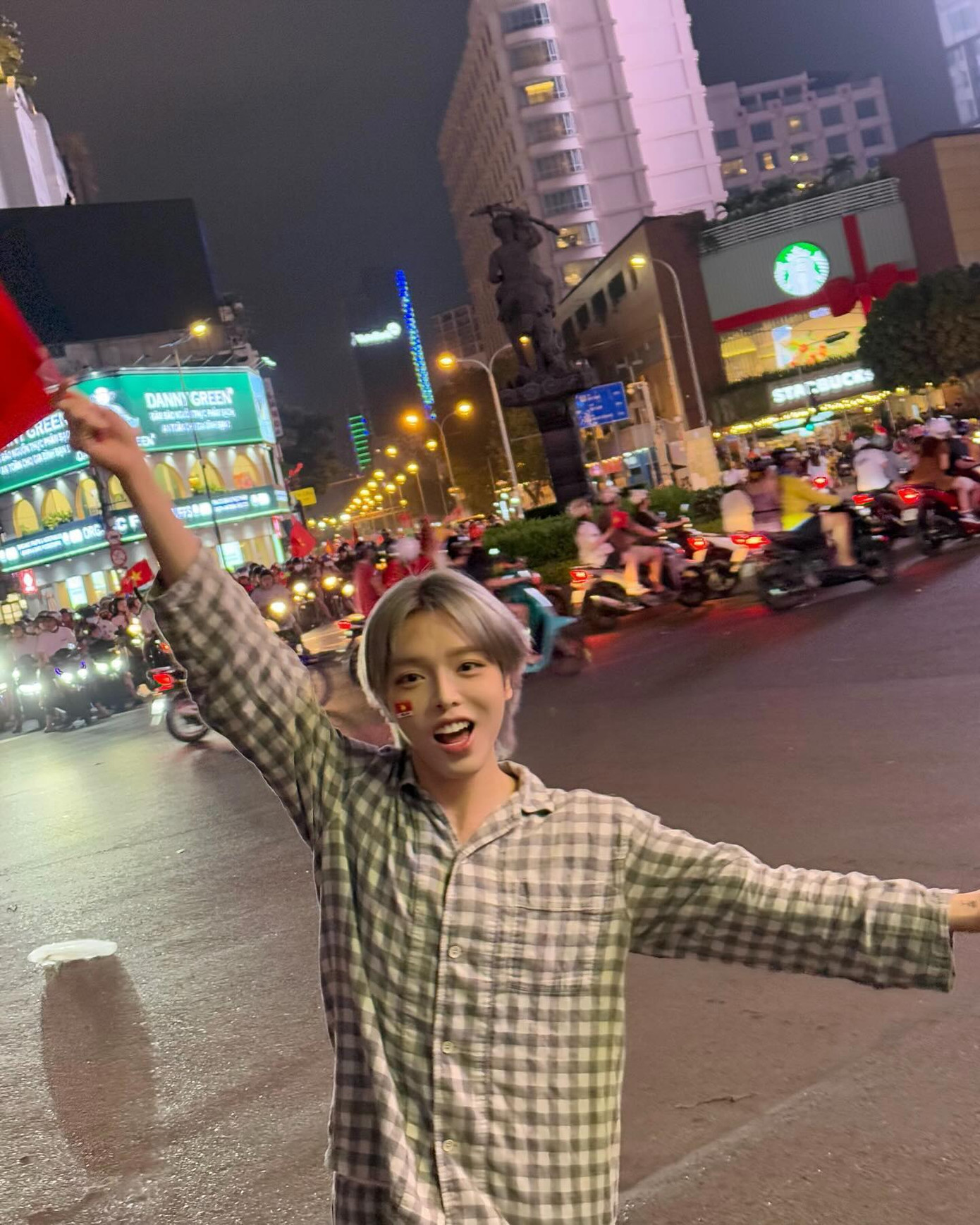 Hình ảnh Đức Phúc &quot;đi bão&quot; khiến fan phải “dụi mắt” vài lần để xác định &quot;độ real&quot;. - Ảnh: nguyenducphuc_.