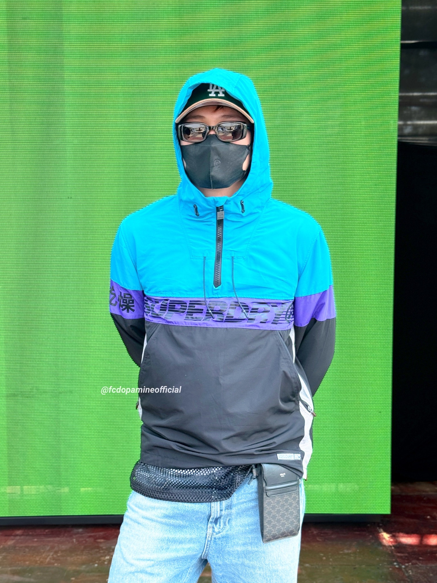 "Đại lý áo khoác" gọi tên Dương Domic. - Ảnh: fcdopamineofficial. "Đại lý áo khoác" gọi tên Dương Domic. - Ảnh: fcdopamineofficial.