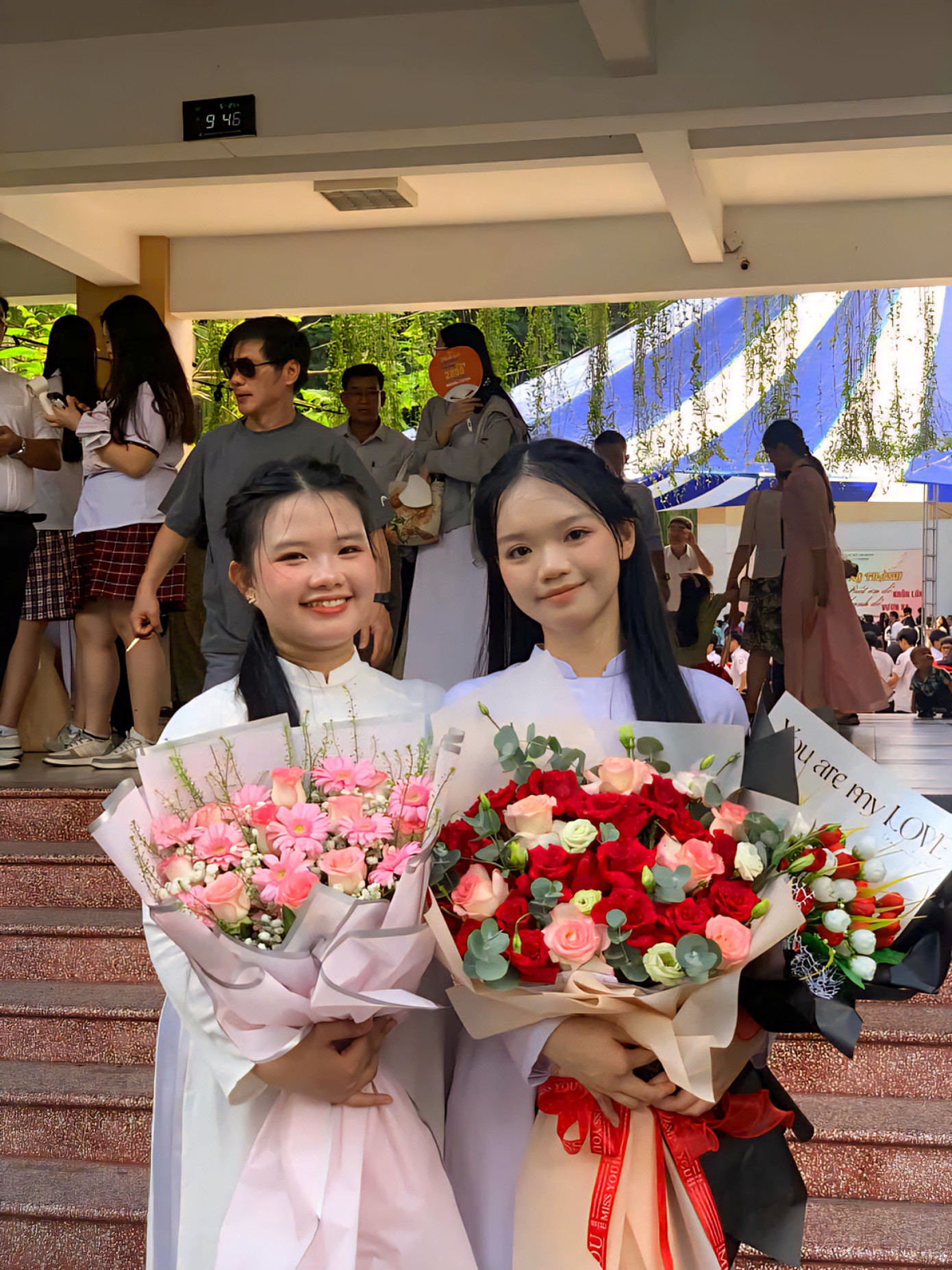 Là học sinh giỏi Toán - Lý, Tường Vi rèn được tư duy logic và bình tĩnh: "Kiên nhẫn, bình tĩnh suy nghĩ từng bước, bài giải sẽ dần hiện ra", cô chia sẻ cách mình đối diện với thử thách. Là học sinh giỏi Toán - Lý, Tường Vi rèn được tư duy logic và bình tĩnh: "Kiên nhẫn, bình tĩnh suy nghĩ từng bước, bài giải sẽ dần hiện ra", cô chia sẻ cách mình đối diện với thử thách.