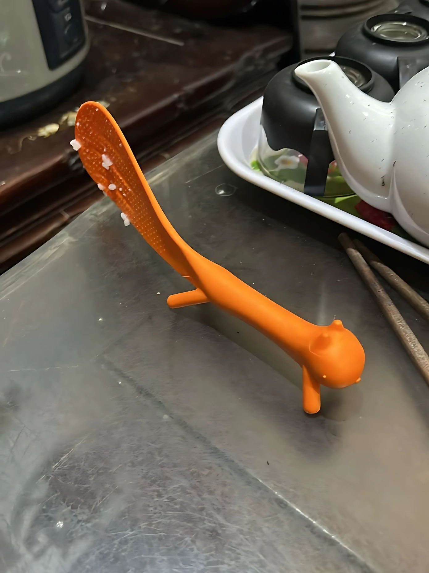 Chiếc muỗng tích hợp "chân" tiện dụng cũng được nhiều người chú ý. Ảnh: nhthu296. Chiếc muỗng tích hợp "chân" tiện dụng cũng được nhiều người chú ý. Ảnh: nhthu296.