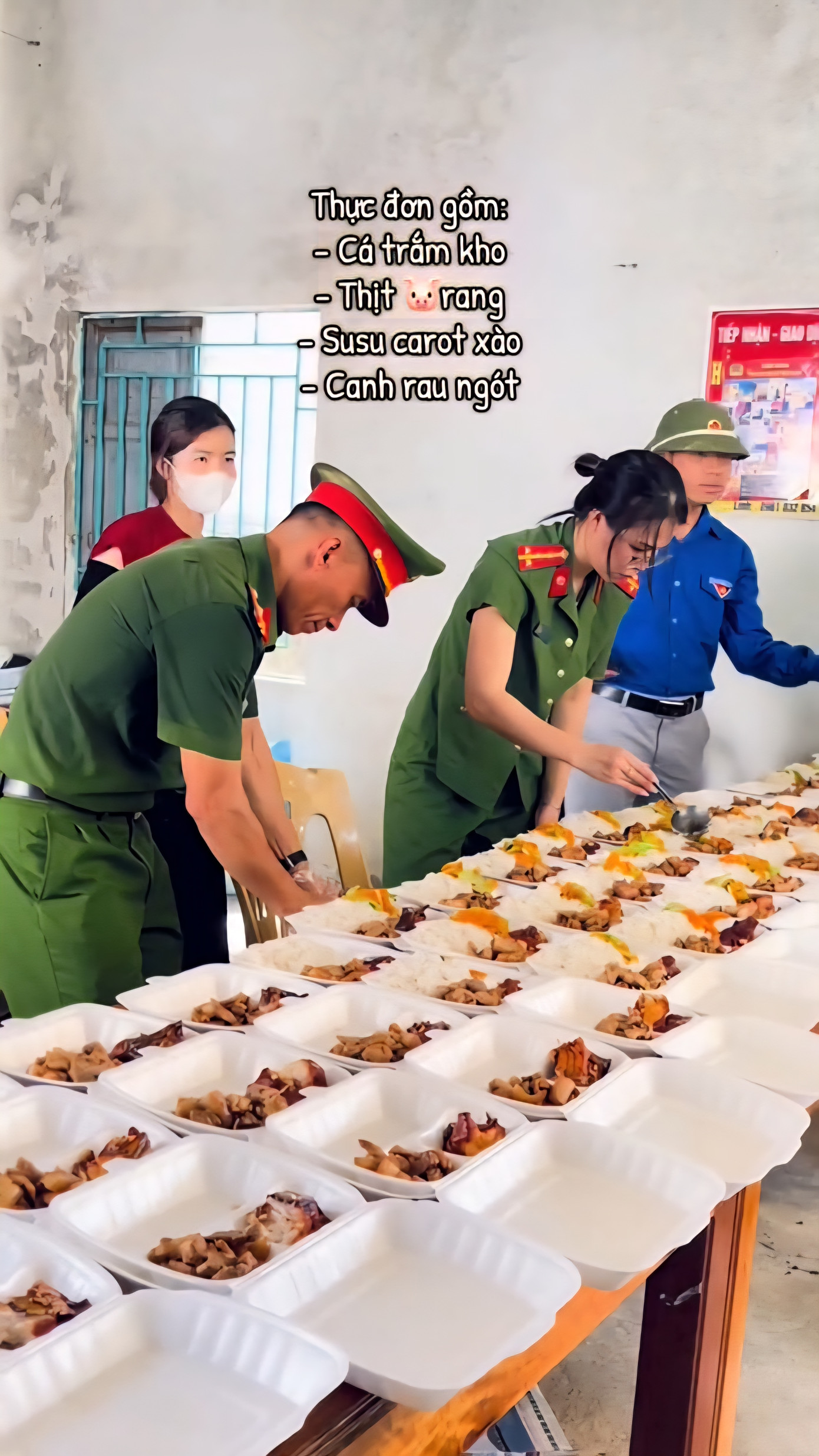 Suất cơm 0 đồng với thực đơn "không điểm chê" được chia sẻ trên mạng xã hội.