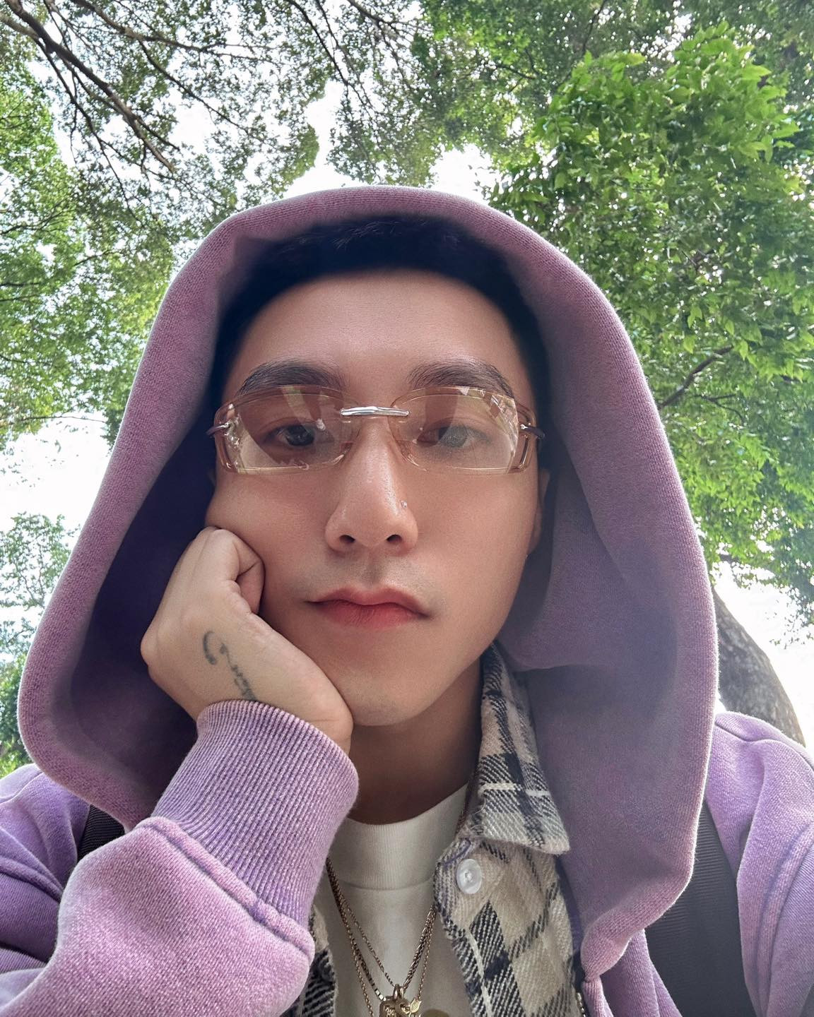 "Tùng ơi tụi mình có duyên hỏng có phận rồi", một fan hài hước chia sẻ.