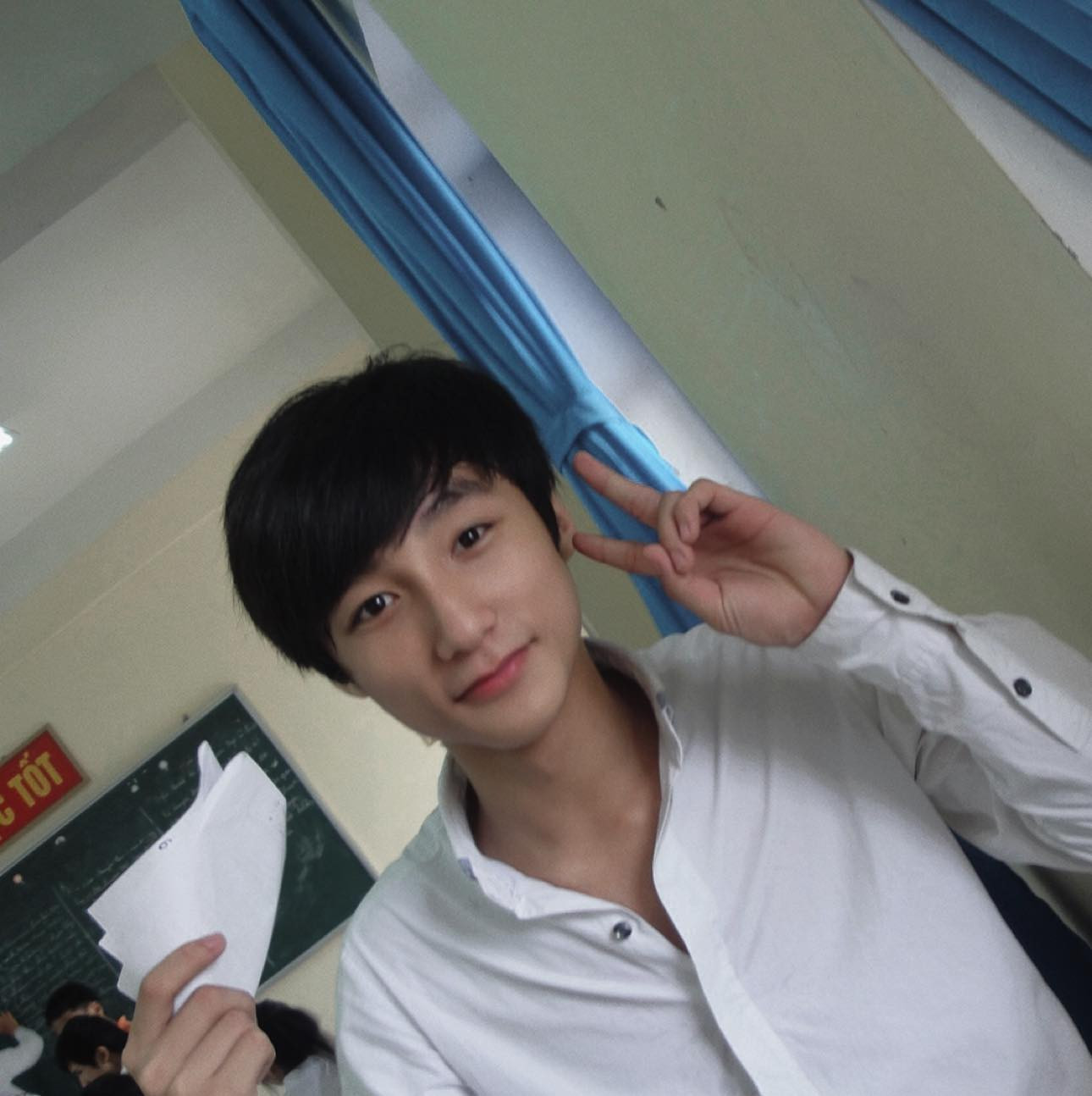 "Đúng là ai cũng phải bắt đầu từ đâu đó", một fan bình luận về hành trình thực hiện ước mơ của Sơn Tùng M-TP. "Đúng là ai cũng phải bắt đầu từ đâu đó", một fan bình luận về hành trình thực hiện ước mơ của Sơn Tùng M-TP.