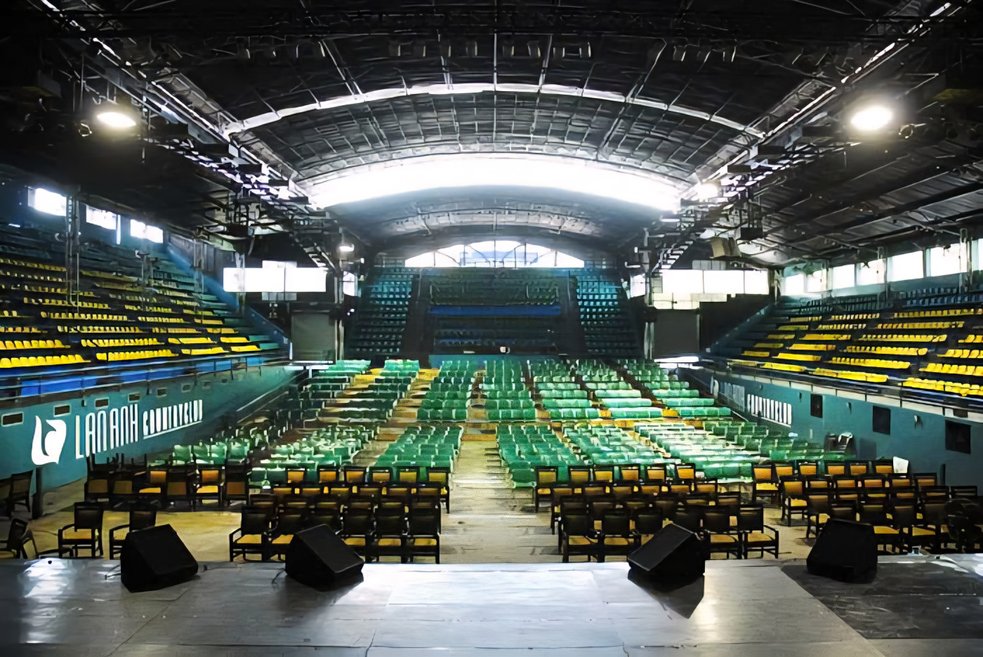 Ảnh: Sân khấu ca nhạc Lan Anh.