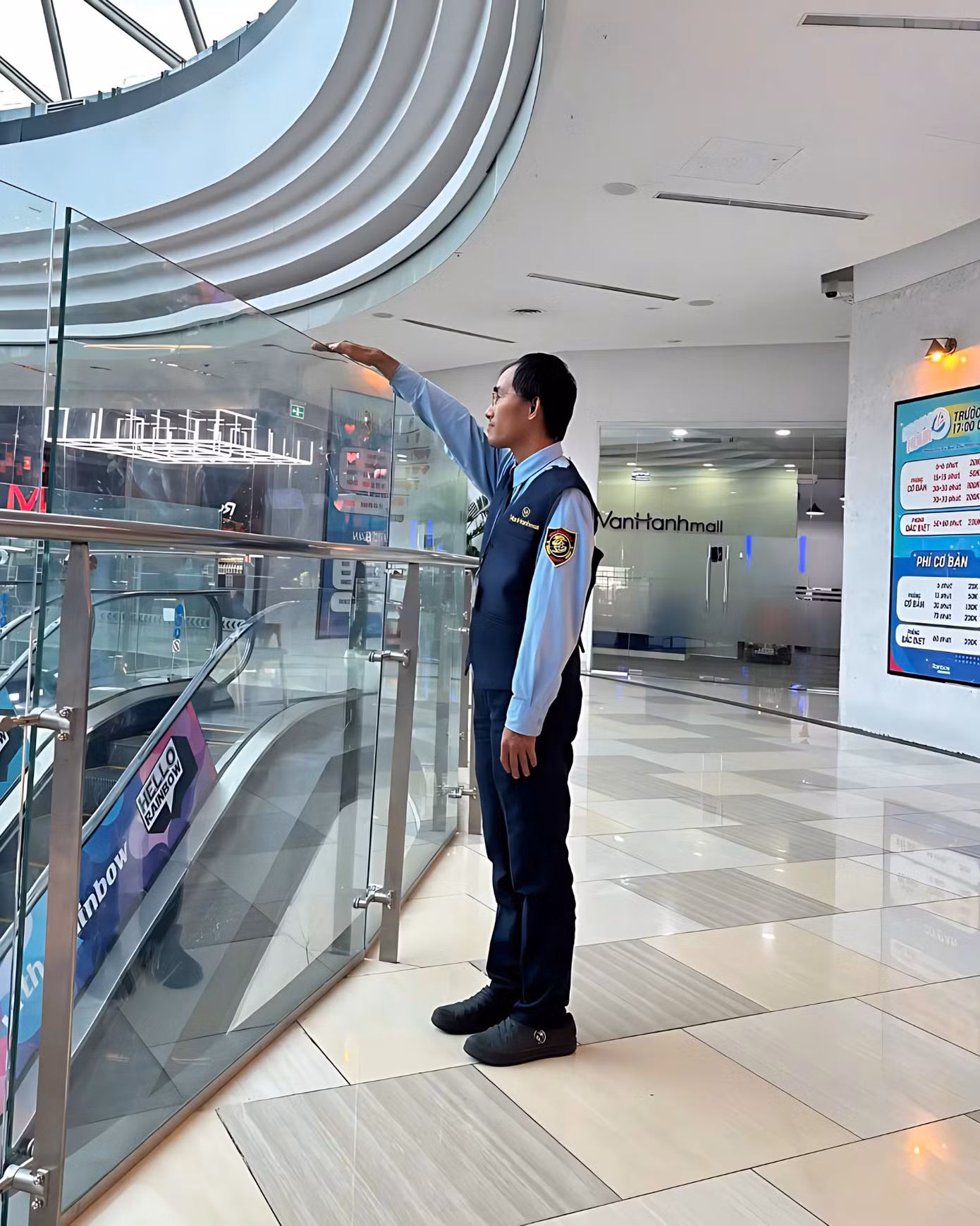 Công tác an ninh được siết chặt hơn. Ảnh: Vạn Hạnh Mall.