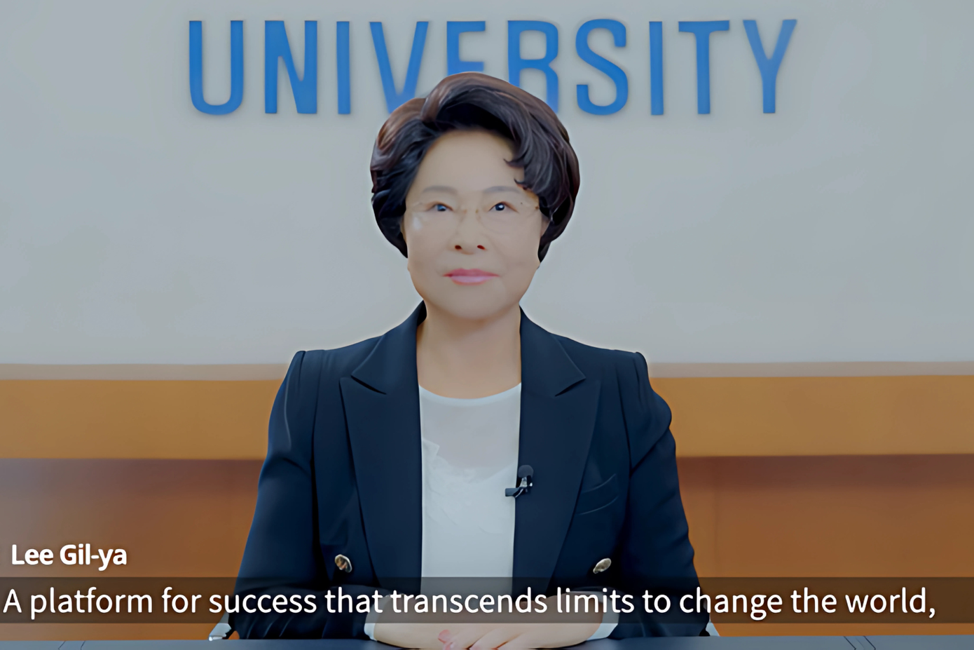 Khi được hỏi bí quyết trẻ lâu, bà giản dị chia sẻ: "Uống nhiều nước, không hút thuốc, không uống rượu". Ảnh: Gachon University. Khi được hỏi bí quyết trẻ lâu, bà giản dị chia sẻ: "Uống nhiều nước, không hút thuốc, không uống rượu". Ảnh: Gachon University.