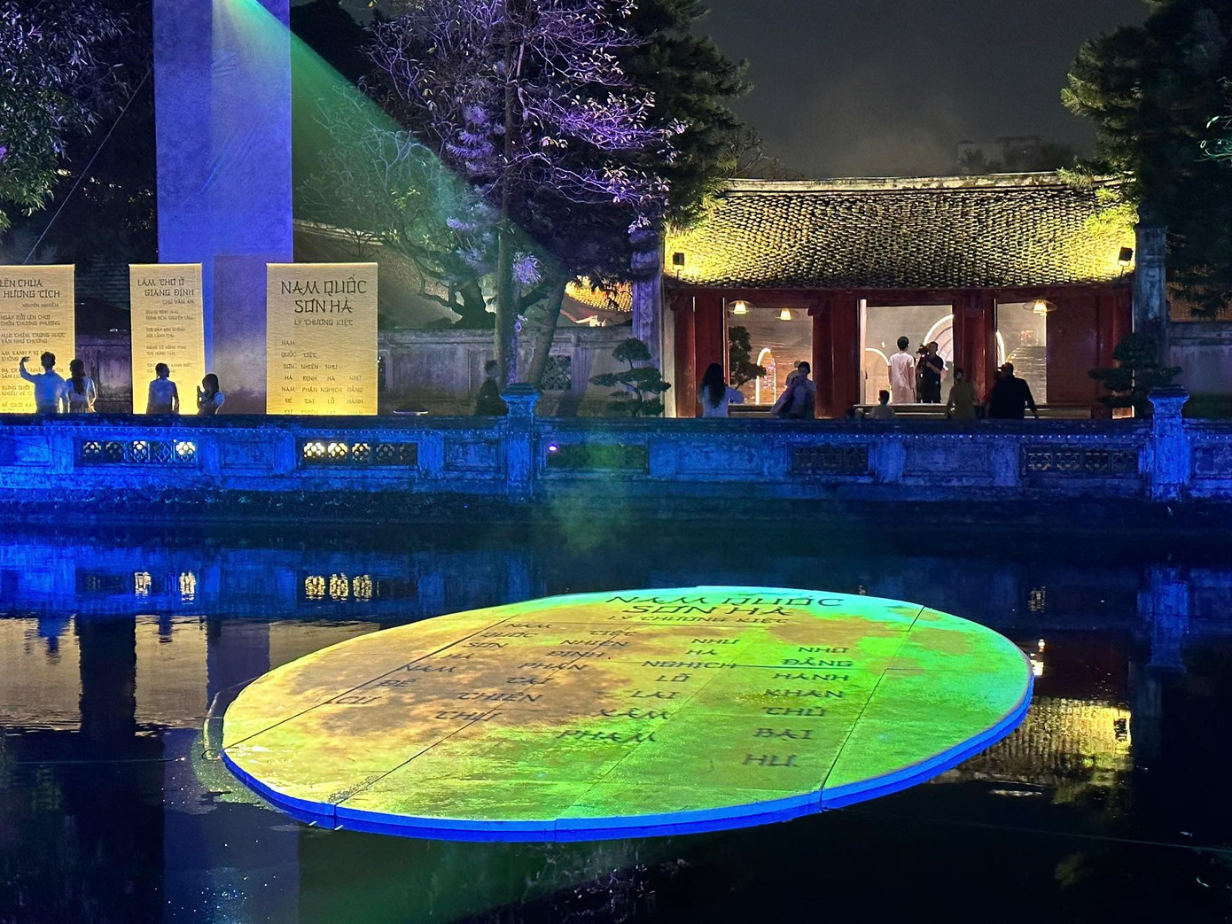 Ảnh: Tour đêm Văn Miếu - Van Mieu Night Tour. Ảnh: Tour đêm Văn Miếu - Van Mieu Night Tour.