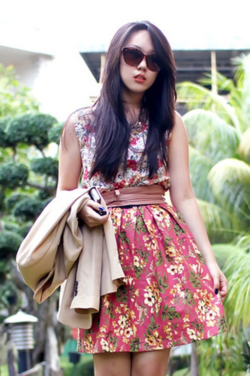 Bạn có thể mix cả cây cùng một loại họa tiết thế này... ... hoặc ấn tượng hơn là 2 item có họa tiết giống nhau nhưng khác màu.