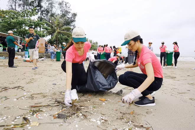 Hoa hậu Việt Nam, phía khuất của vầng trăng ảnh 8