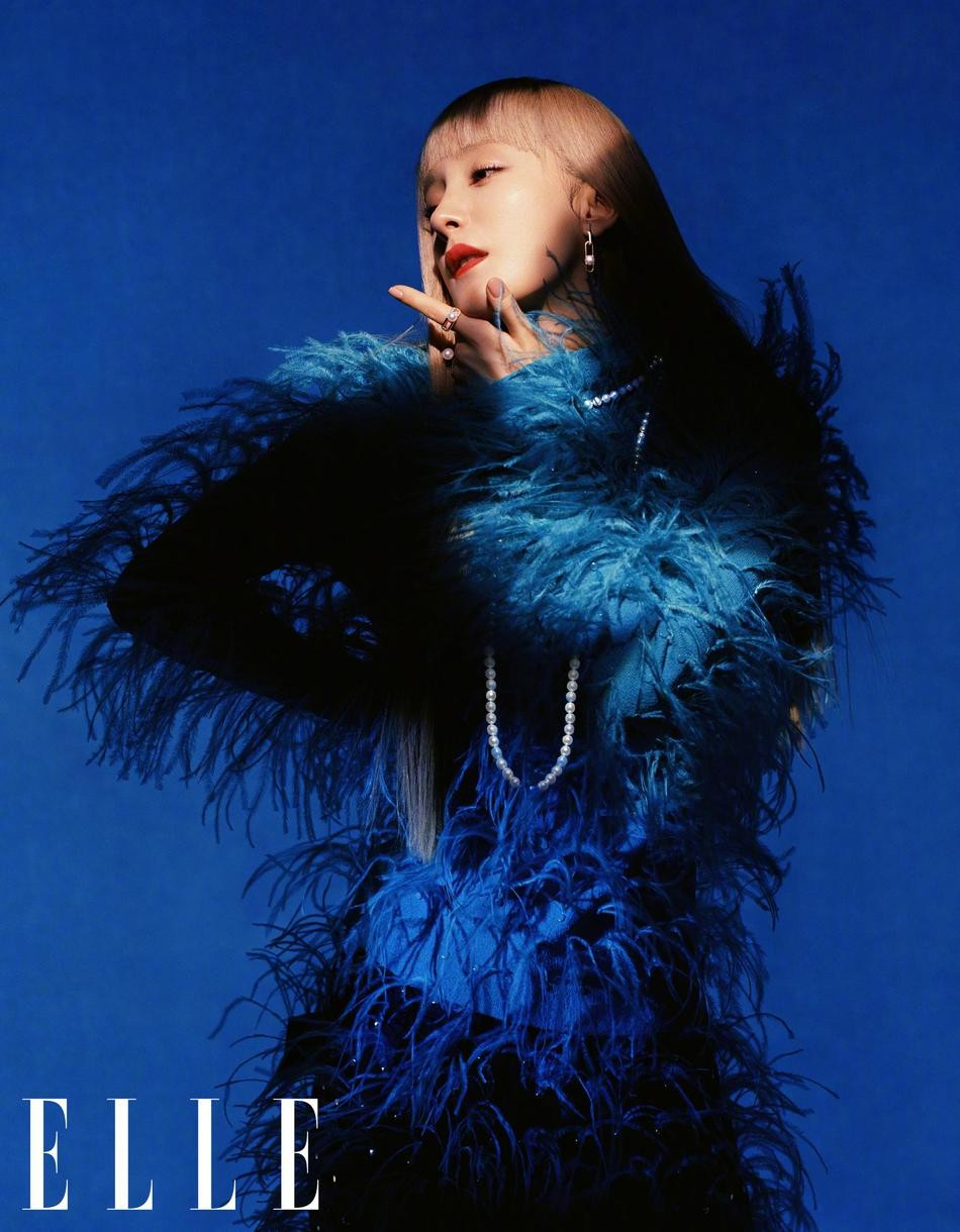 Tin đồn chia tay với tình trẻ Ngụy Đại Huân cũng khiến hình tượng của Dương Mịch ảnh hưởng không nhỏ. Khán giả cho rằng, cô mải mê yêu đương mà lơ là trách nhiệm với con gái, cũng như không tập trung trau dồi kỹ năng nghề nghiệp.