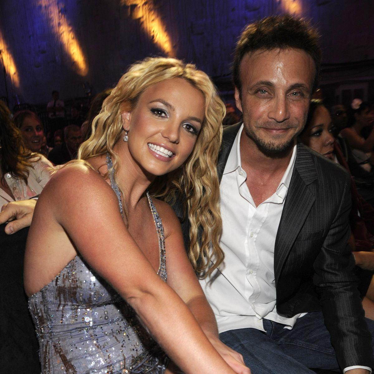 Larry Rudolph làm quản lý cho Britney Spears suốt 26 năm qua. Larry Rudolph làm quản lý cho Britney Spears suốt 26 năm qua.