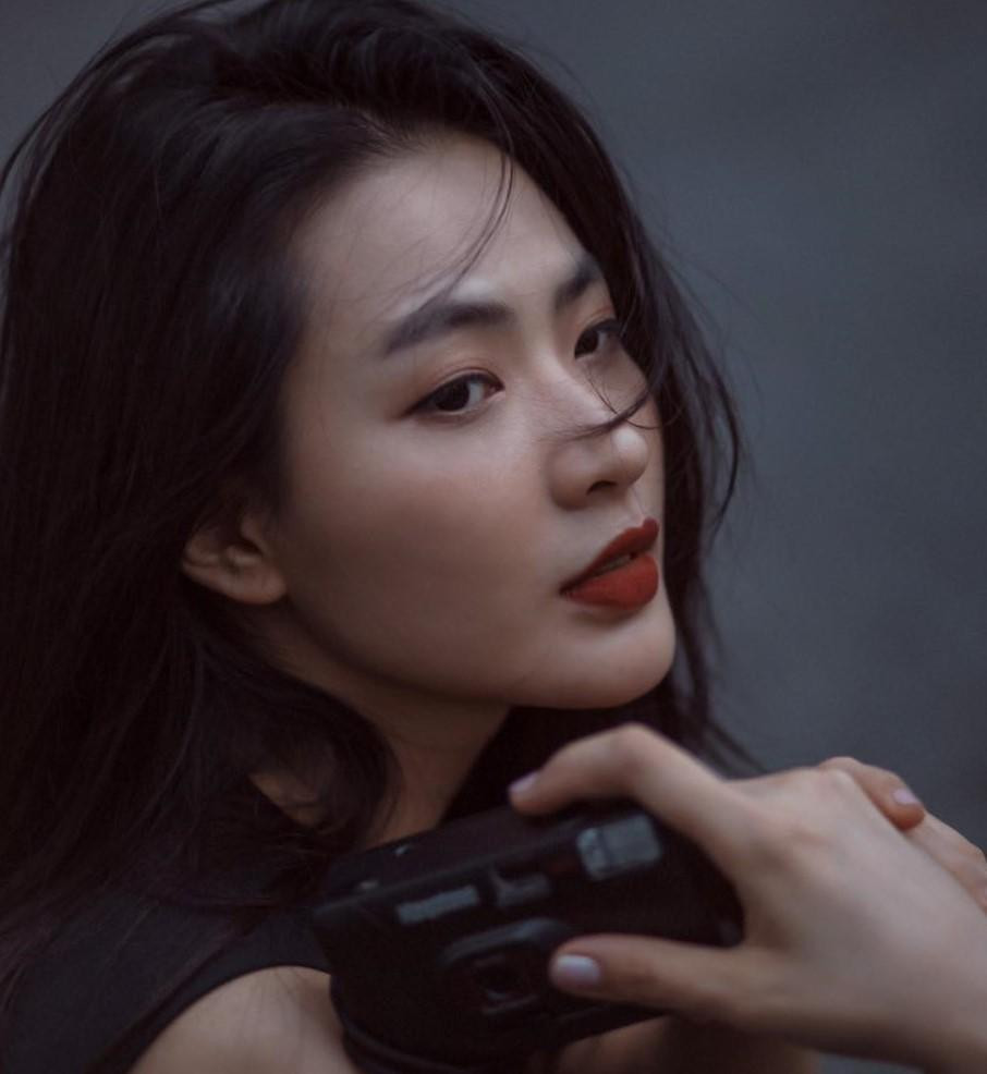 Dân mạng gọi cô là "thần tiên tỷ tỷ"