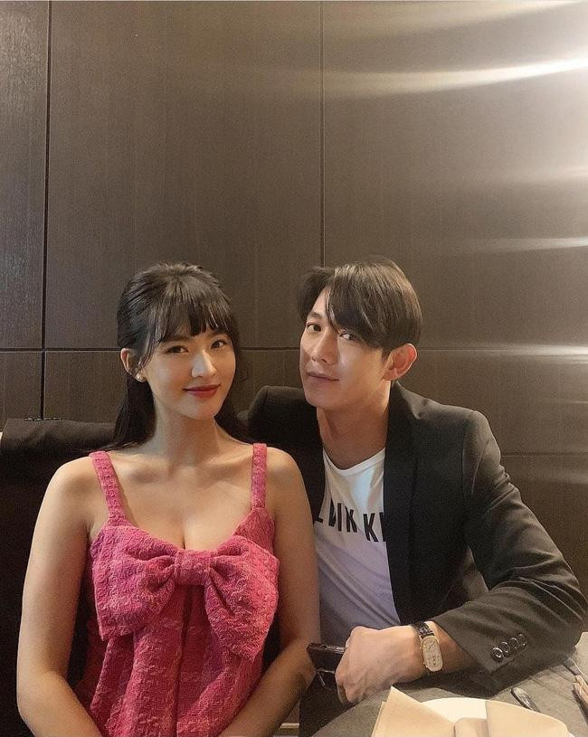 Minh Trang và Song Luân thân thiết ở ngoài đời