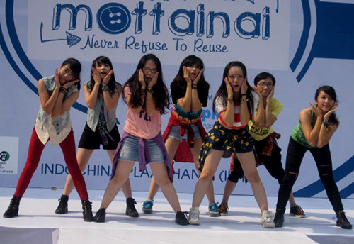 Nhiều tiết mục văn nghệ sôi động được trình diễn