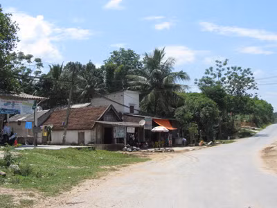 Chợ Tôm từng là nơi diễn ra những cuộc mua bán đá đỏ, giờ thưa vắng
