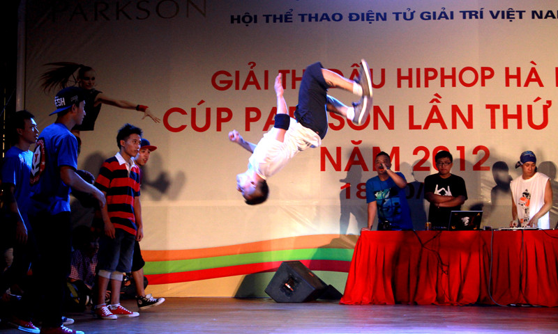 Động tác santo tăng thêm phần cuốn hút cho bài thi đấu