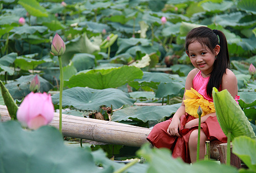 Đức Anh và Minh Châu thật duyên dáng Gia Hân và Tranh Linh tung tăng đi qua cầu Đức Anh và chị gái Trang Linh Ngọc Ánh và em trai cùng tạo dáng Thanh Sơn đáng yêu không nào? Đức Anh có gương mặt và nụ cười thật sáng Minh Châu duyên dáng và đáng yêu Gia Hân rất tự tin và duyên dáng Khoảnh khắc hồn nhiên Đức Anh và Minh Châu thật duyên dáng Gia Hân và Tranh Linh tung tăng đi qua cầu Đức Anh và chị gái Trang Linh Ngọc Ánh và em trai cùng tạo dáng Thanh Sơn đáng yêu không nào? Đức Anh có gương mặt và nụ cười thật sáng Minh Châu duyên dáng và đáng yêu Gia Hân rất tự tin và duyên dáng Khoảnh khắc hồn nhiên