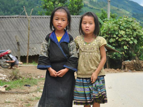 Người ở Na Páo Hành quan niệm càng đông con cái gia đình càng yên ấm, hạnh phúc